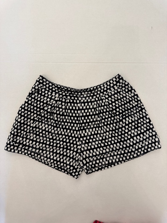 Tart Pants - Tart Black and White  Woven-Pattern Shorts